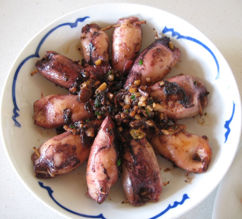 baby_squid_stuffed_with_hazel_nuts_and_raisins